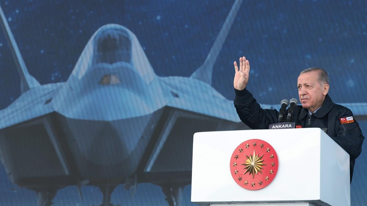 Cumhurbakan Erdoan: Artk karada, denizde, havada, uzayda her yerde varz