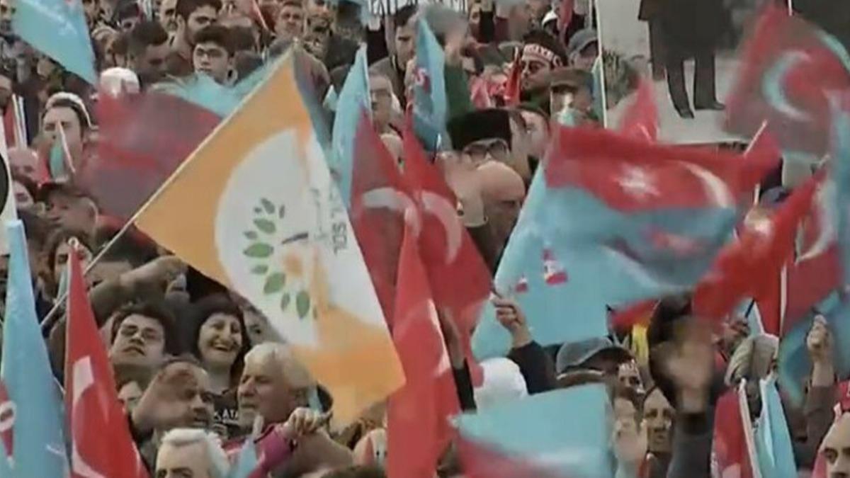 7'li koalisyon yine artmad! Terr destekisi HDP'lilerle bayrak salladlar