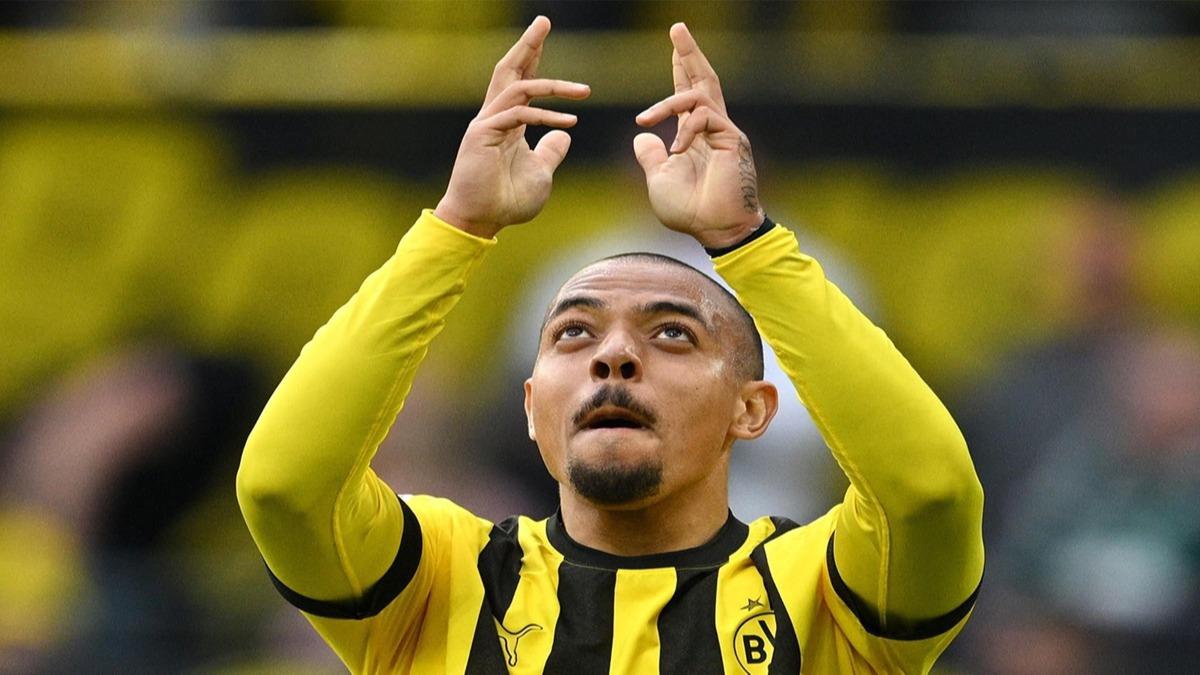 Borussia Dortmund rakibini sahadan 6 golle sildi