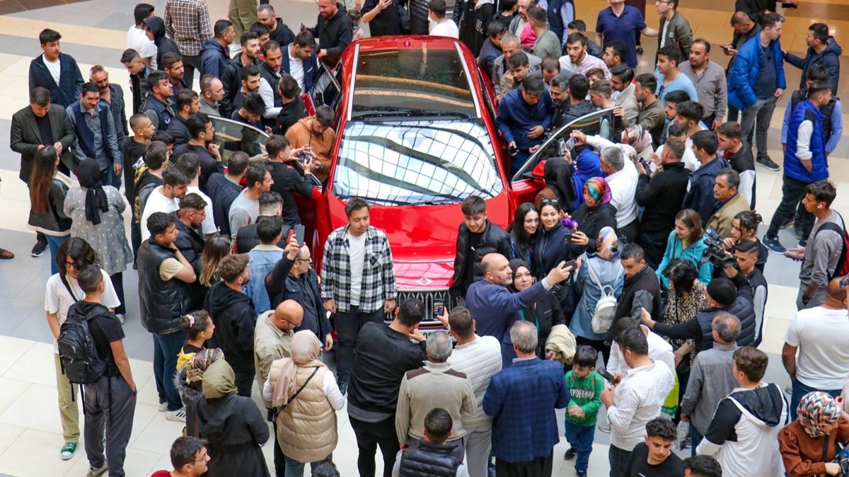 Trkiye'nin yerli otomobili Togg Malatya'da tantld 