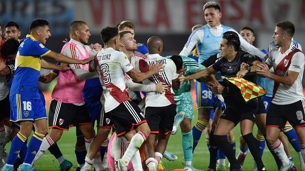 River Plate, Boca Juniors'u 1-0 malup etti! Krmz kartlar havada uutu 