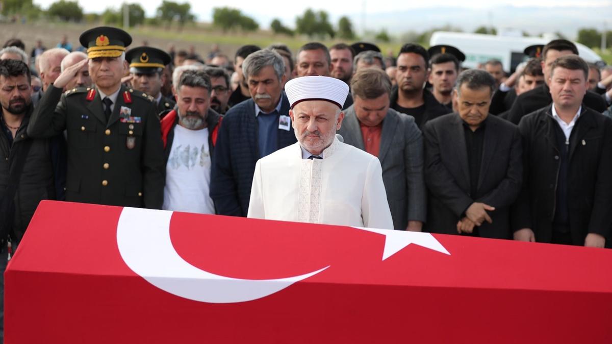 ehit Piyade Uzman avu Mehmet Sevim'in cenazesi Aksaray'da son yolculuuna uurland 