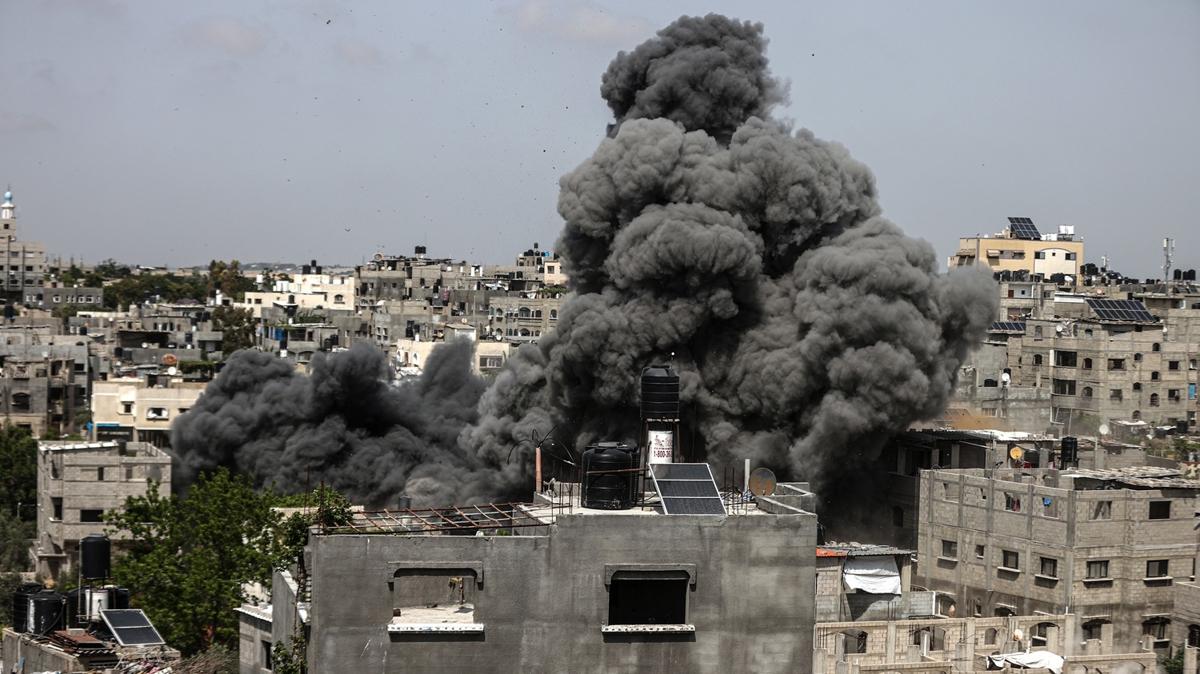 galci srail'den bir saldr daha! Sava uaklar Gazze'de 2 evi vurdu