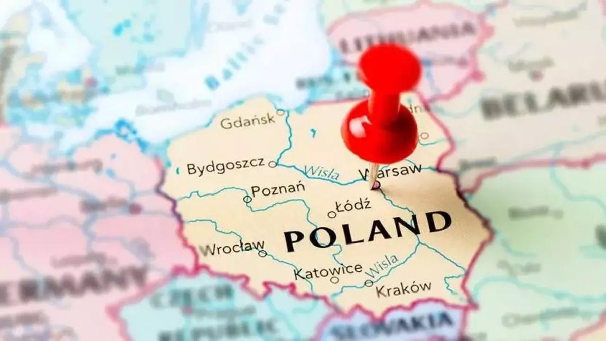Polonya hava sahasna giren cisim radardan kayboldu