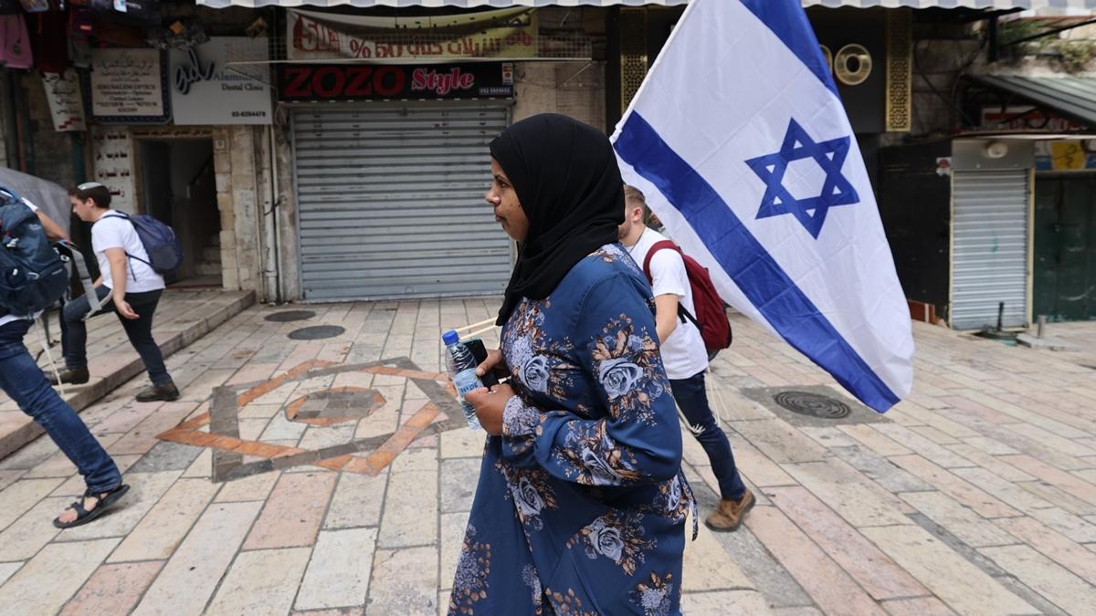 Fanatik Yahudi yerleimcilerden Dou Kuds'te provokatif ''bayrak yry''