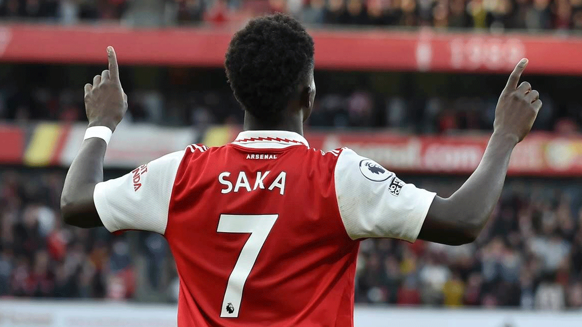 Saka, Arsenal ile szleme uzatyor