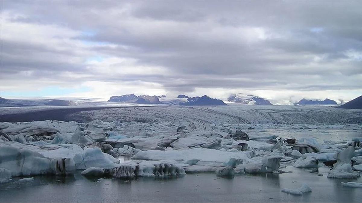 Bilim insanlar, Kuzey Kutbu'nda plastikleri paralayan mikroorganizmalar kefetti