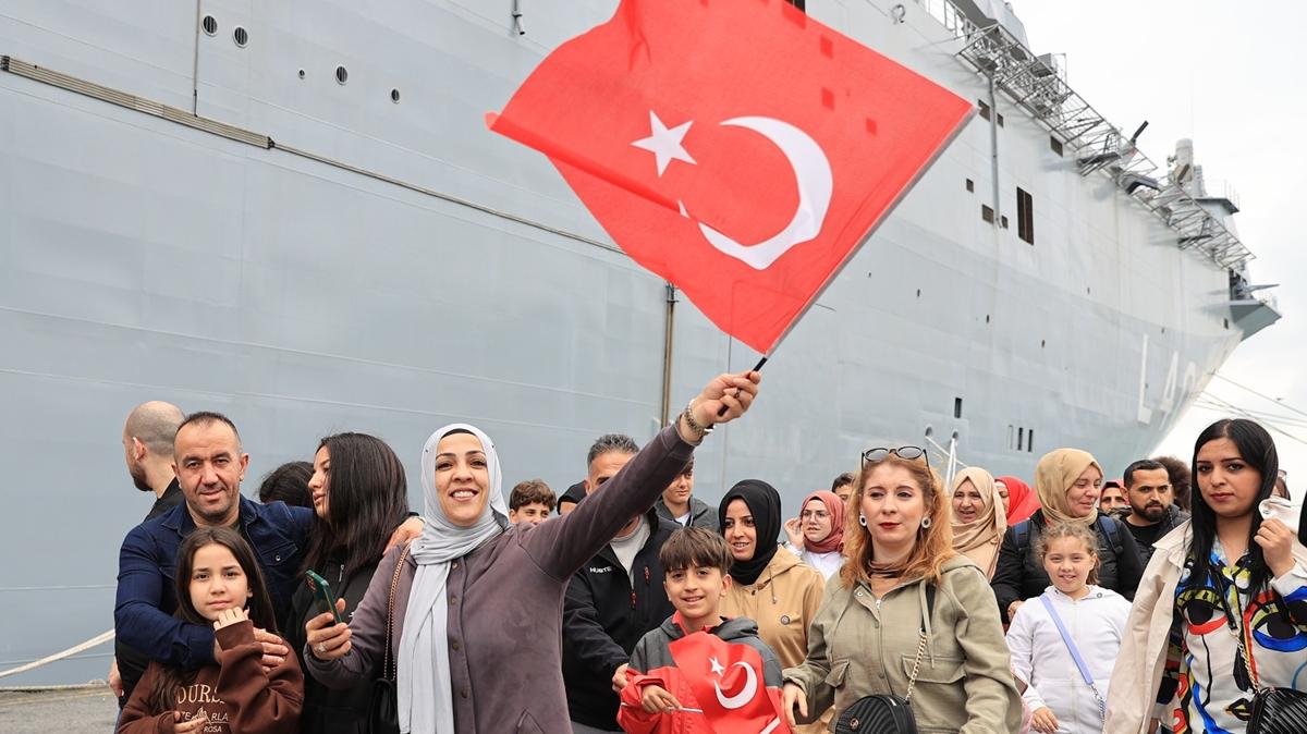 TCG Anadolu gemisine 19 Mays ilgisi