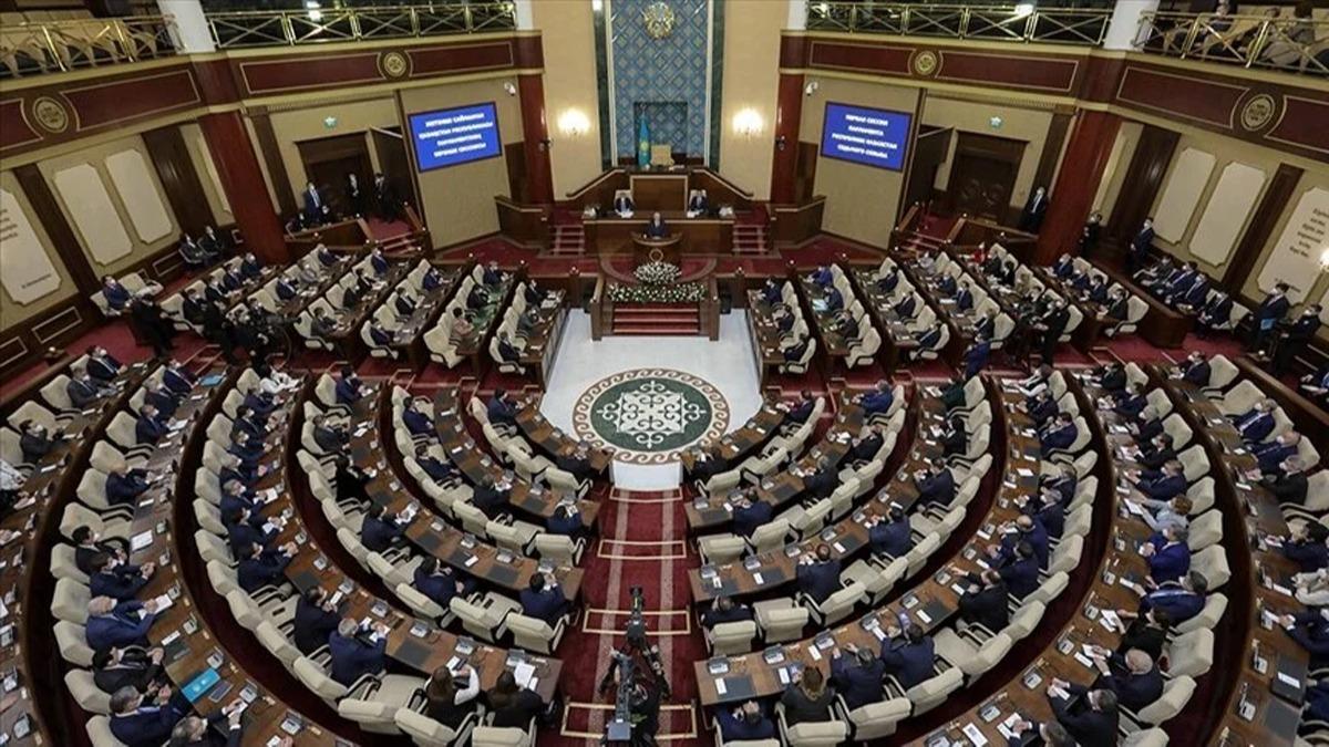 Trkiye ile yaplan anlama Kazakistan Parlamentosu'nda onaylad