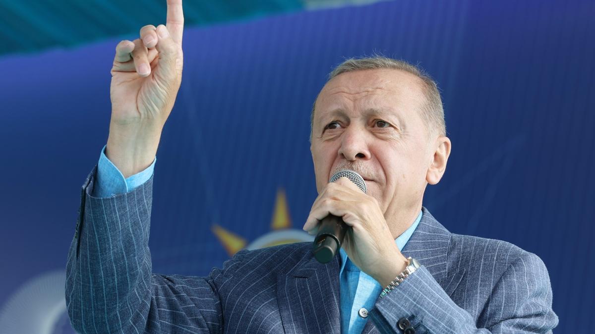 Cumhurbakan Erdoan: Demokrasimizin namusu sandklara hep birlikte sk skya sahip kalm