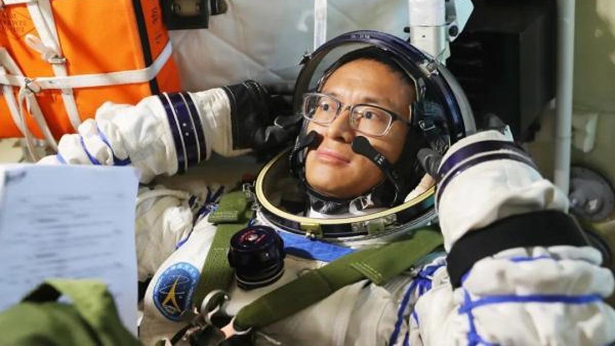 in, uzaya ilk sivil astronotu gnderdi
