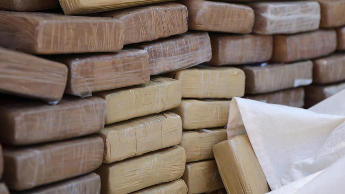 Kolombiya'da uyuturucu operasyonu! 843 kilo kokain ele geirildi 