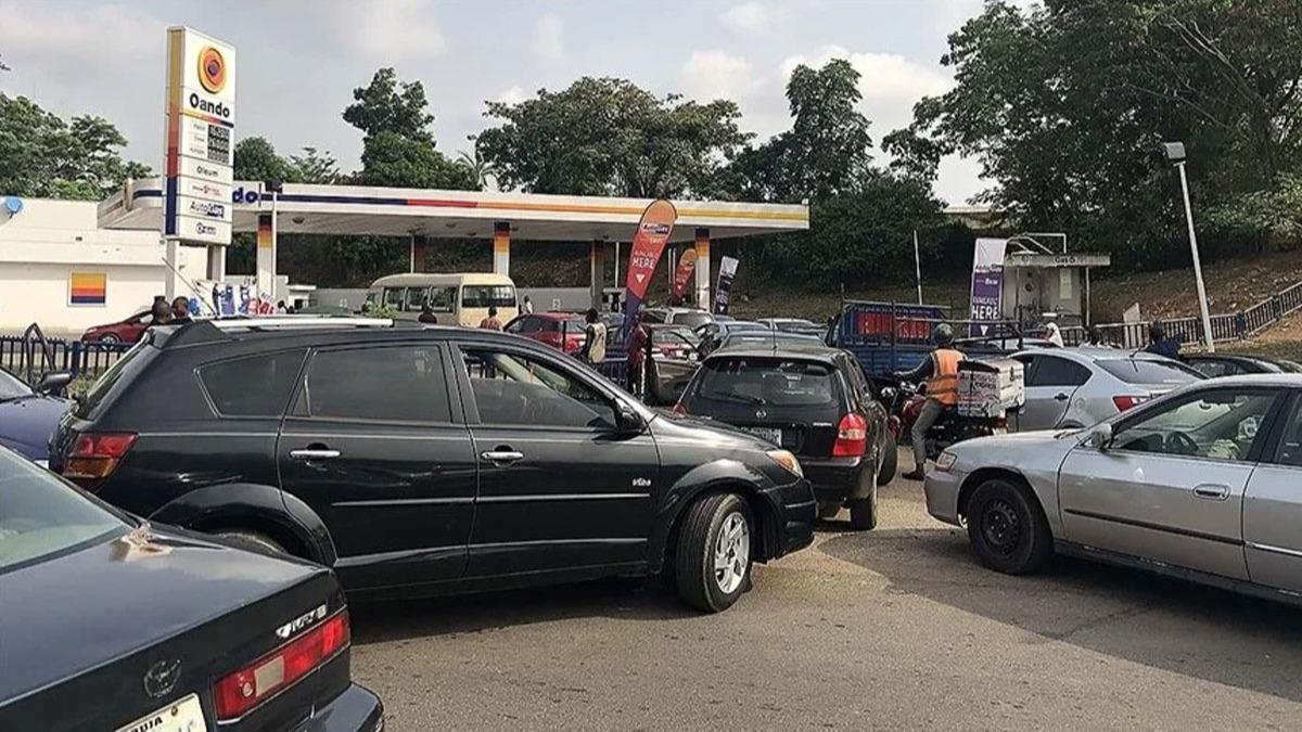 Nijerya'da benzin krizi yaanyor