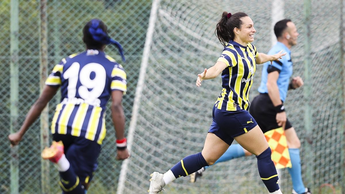 Turkcell Kadn Futbol Sper Ligi'nde ampiyon yarn zmir'de belli olacak