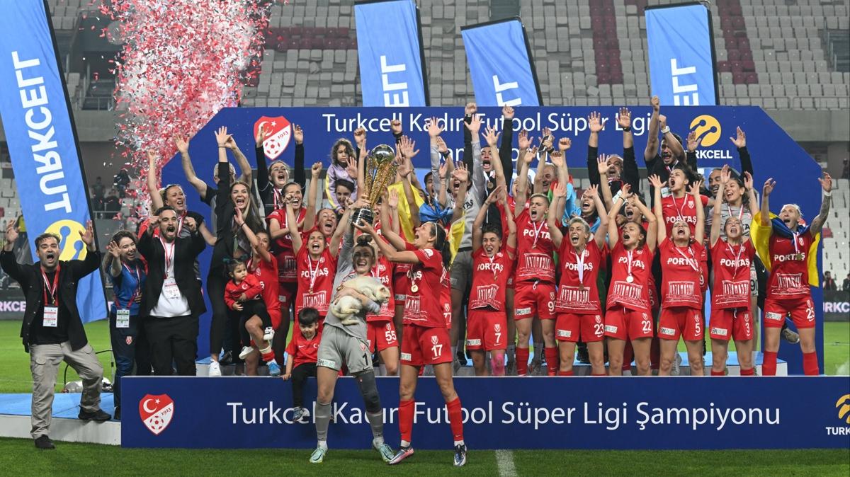 Kadnlar Sper Ligi'nde ampiyon belli oldu! Kupann sahibi Ankara Bykehir Belediyesi FOMGET 