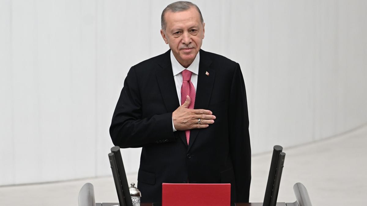 ''Trkiye Yzyl'' dnemi... Cumhurbakan Erdoan yemin ederek resmen greve balad