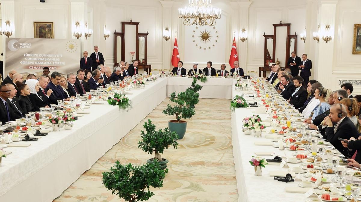 Cumhurbakan Erdoan, Greve Balama Treni'ne katlan liderler onuruna yemek verdi 