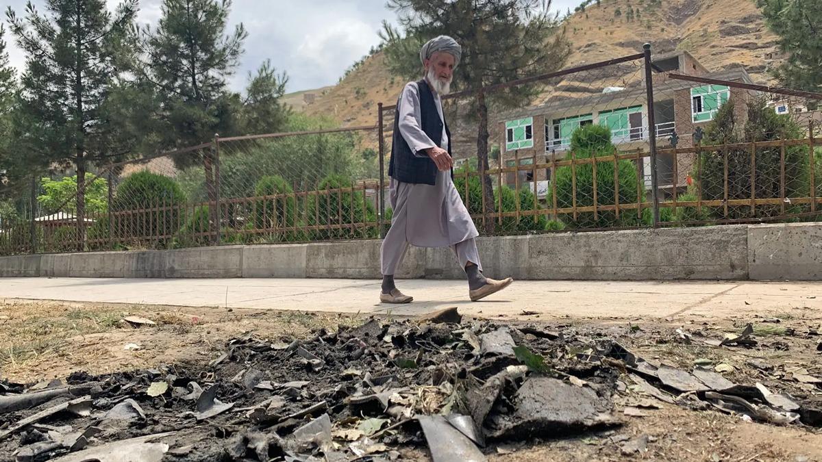 Taliban yneticilerinin bulunduu cenazede patlama! Afgan basn: 15 kii ld