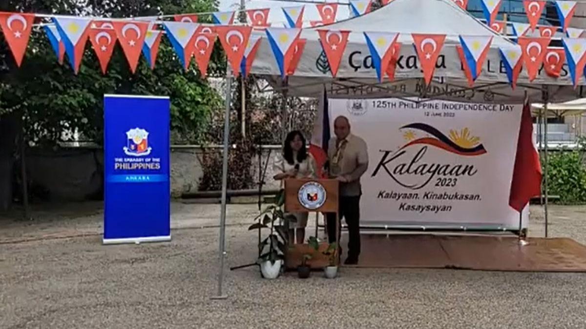 Ankara Bykeliliinde Filipinler'in bamszlk gn kutland