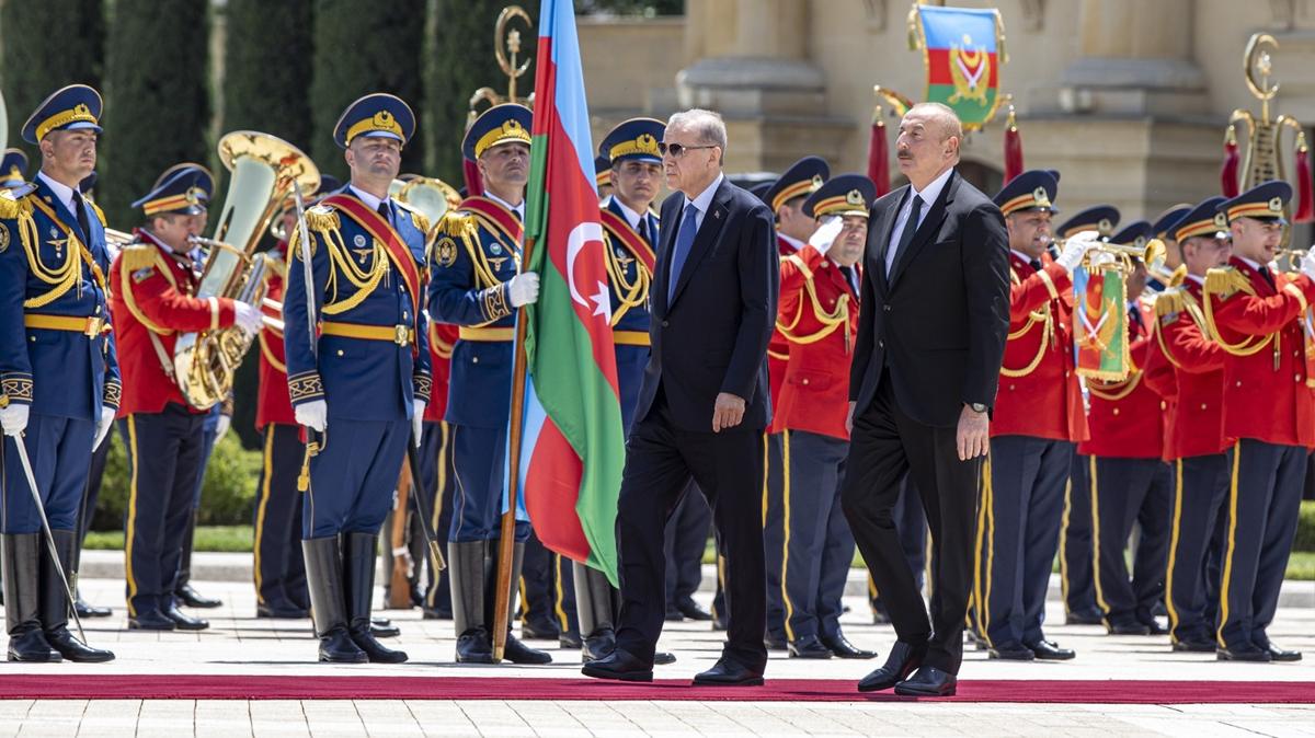 Cumhurbakan Erdoan Azerbaycan'da resmi trenle karland
