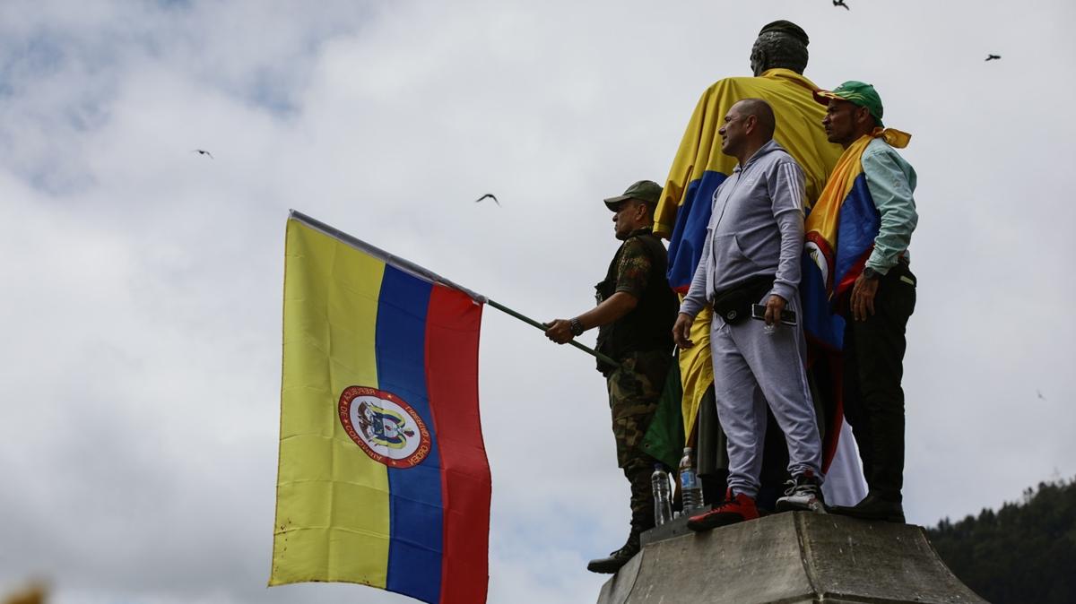 Kolombiya'da reformlar protesto edildi 