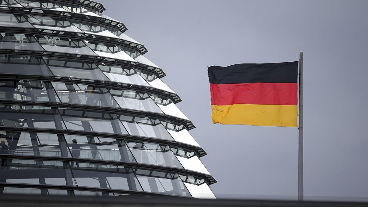 Almanya Federal Meclisi ila ktlna kar yeni yasay onaylad