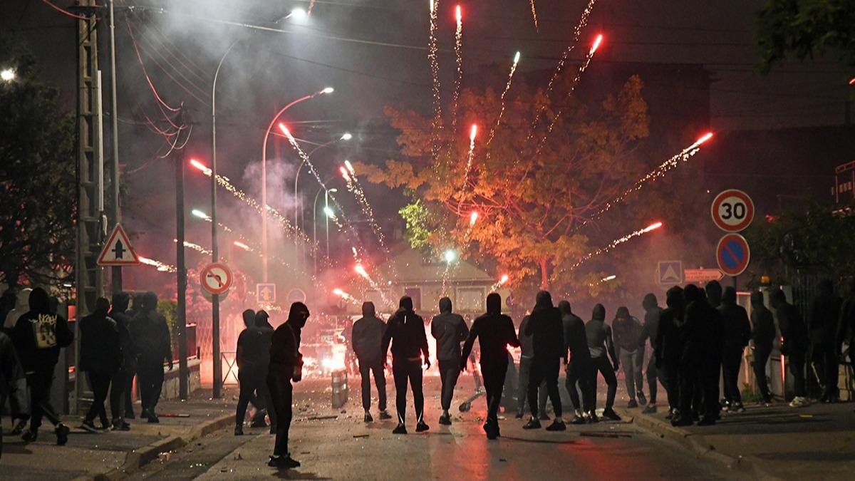 Fransa'da kaos sryor! anzelize'deki herkes tahliye edildi
