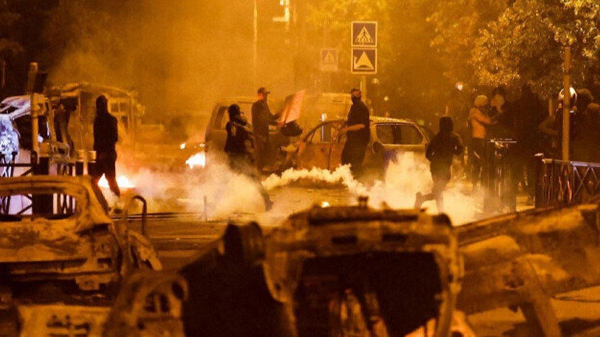 Fransa'da 871 nokta kundakland