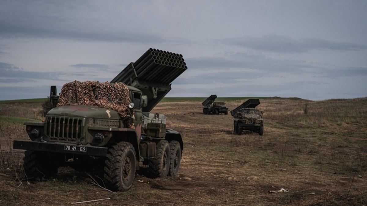 Rusya: Ukrayna'da yabanc zrhl aralarn depoland yerleri vurduk