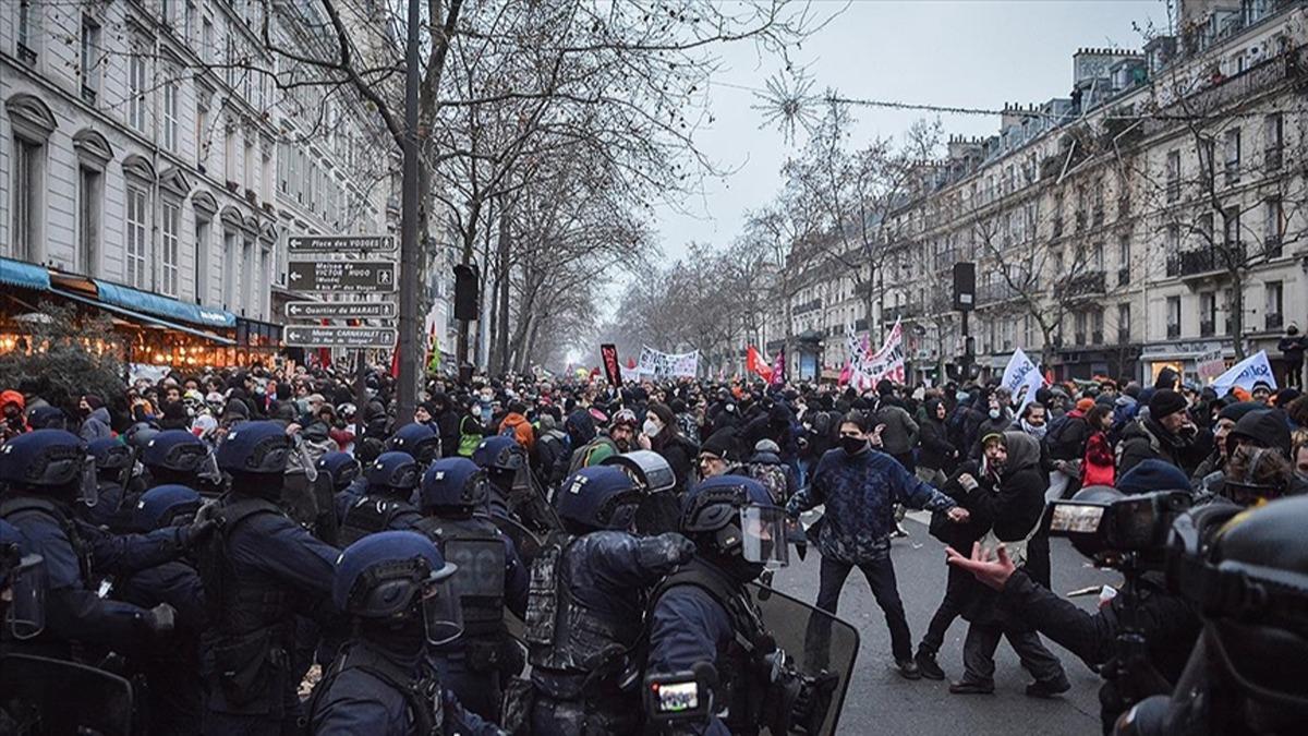 Fransa protestolar bastrmak iin yurt dndan tavsiye istedii iddiasn yalanlad