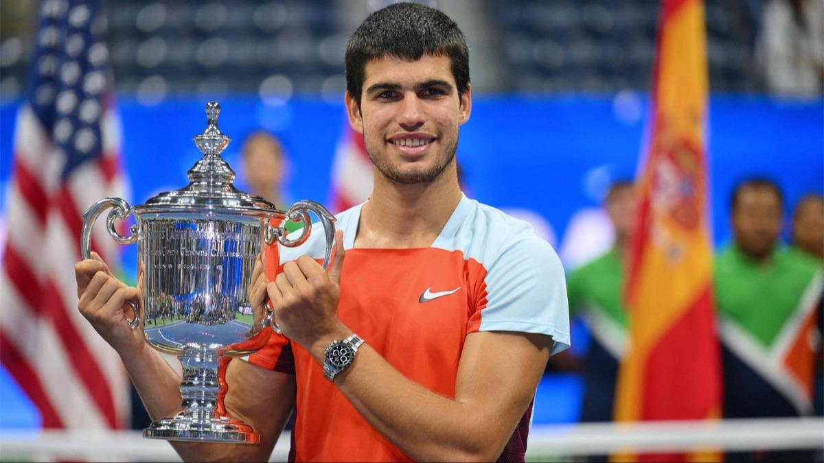 Carlos Alcaraz, Wimbledon'da yar finale ykseldi