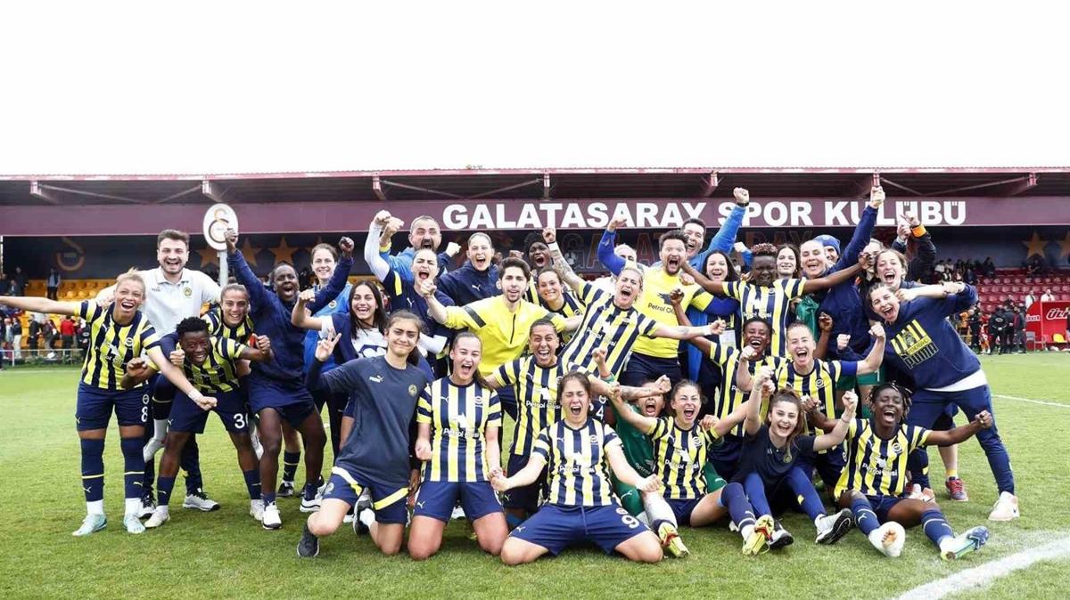 Fenerbahe Kadn Futbol Takm'nda i transfer hz kesmeden devam ediyor