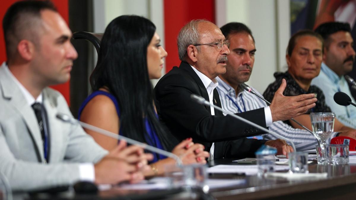 Koltuk savanda yeni perde! Kldarolu koltuu salama ald, kurultaya yeil k yakt