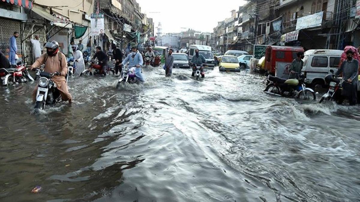 Pakistan'da muson yamurlar sebebiyle lenlerin says 91'e ykseldi