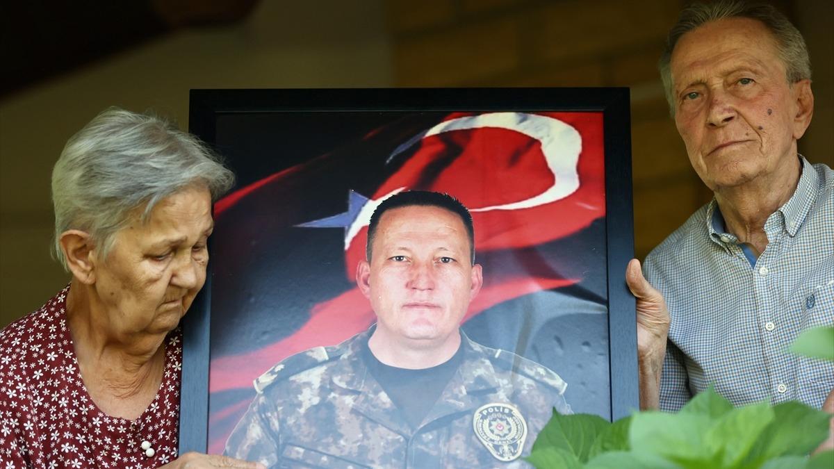 15 Temmuz ehidi Emniyet Mdr Baysan'n ailesi, acy ve gururu bir arada yayor