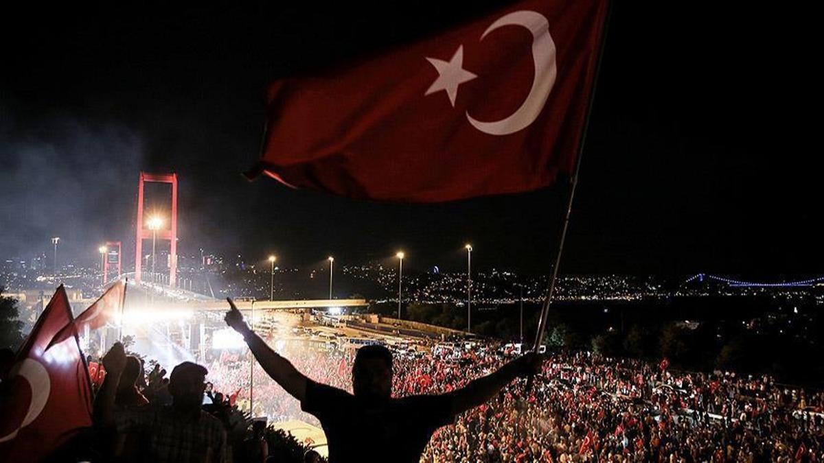 Devlet, 15 Temmuz ehitlerinin emanetleri ve gazilerine sahip kyor