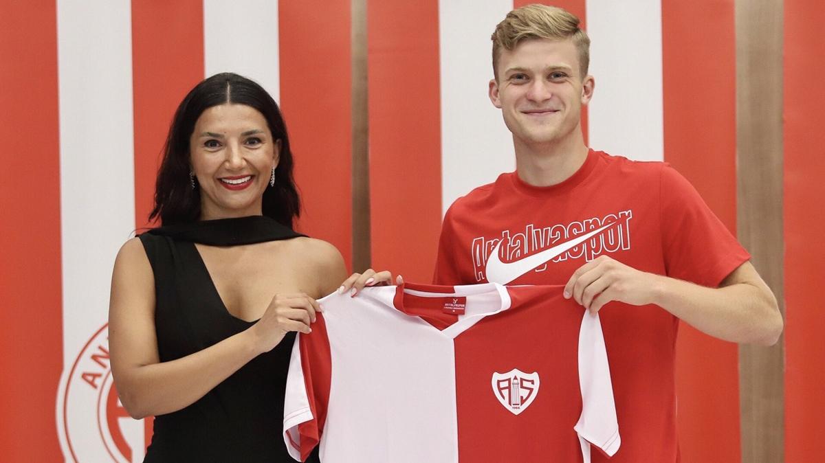 Antalyaspor, Kaluzinski'yi renklerine balad