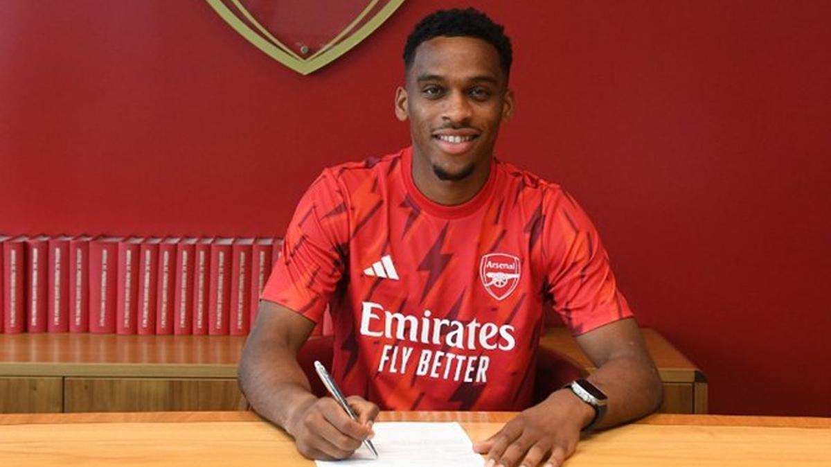 Arsenal, Jurrien Timber'i kadrosuna katt