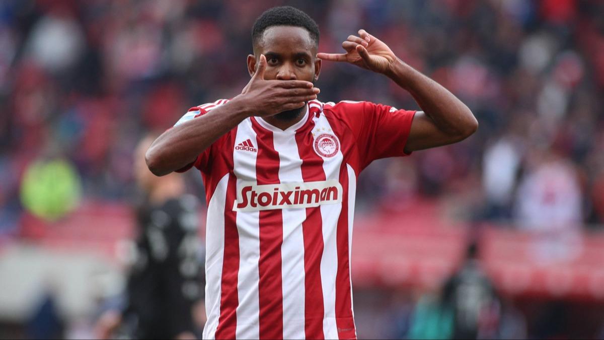 Cedric Bakambu, bonservisini almaya alyor 