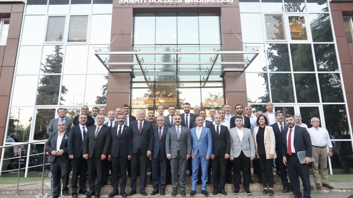 Sanayi ve Teknoloji Bakan Kacr, Gaziantep'te esnaf ve sanayicilerle bulutu 