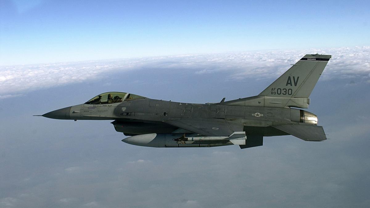 ABD Hrmz Boaz evresine F-16 konulandrd
