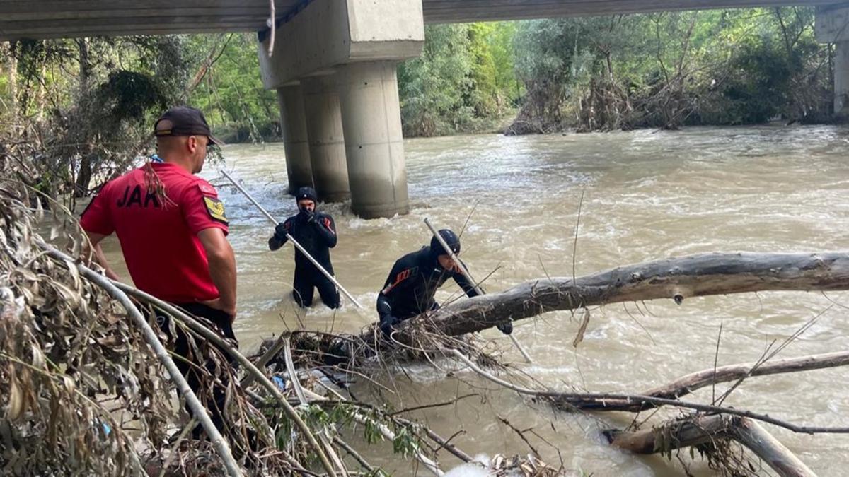 Zonguldak'ta derede akntya kaplarak kaybolan kiinin cesedi bulundu