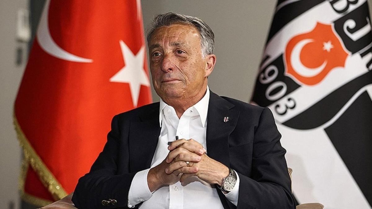Beikta'ta Ahmet Nur ebi ve ynetimine istifa ars
