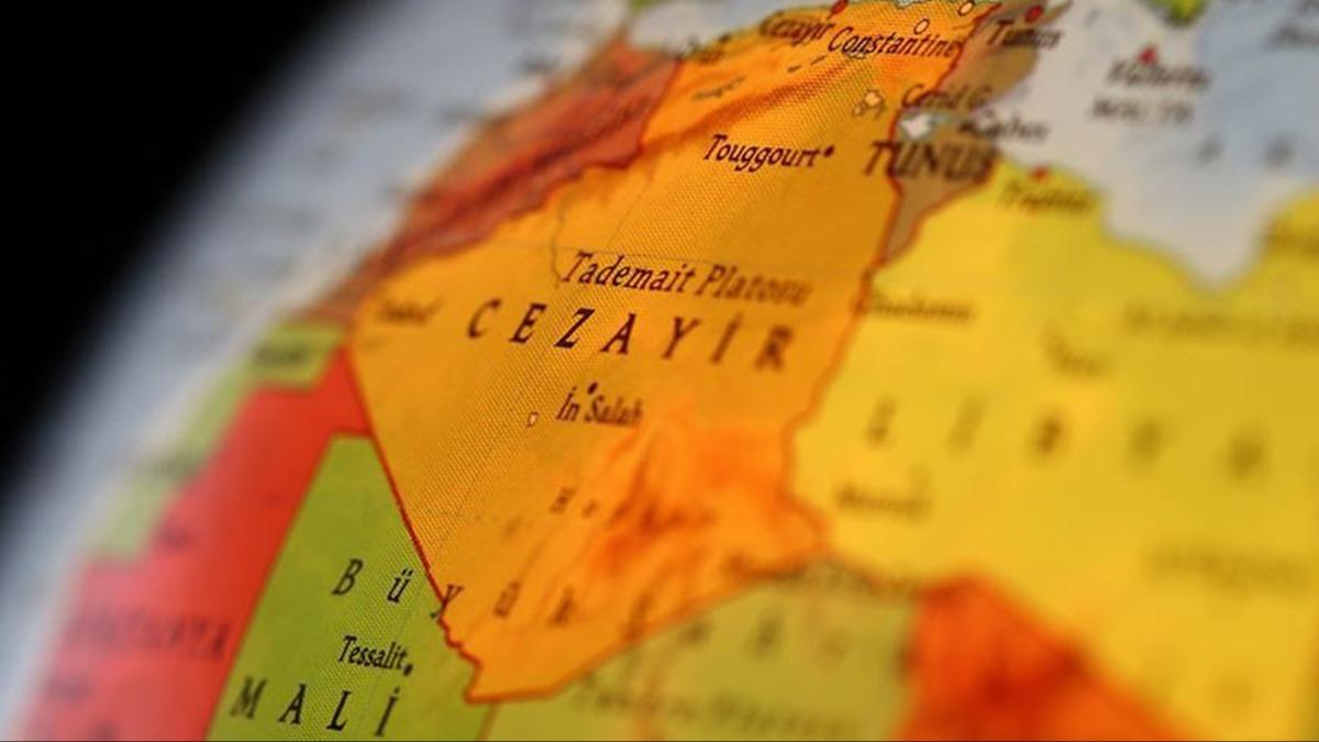 Cezayir'den srail'e tepki: Fas, Bat Sahra topraklarnda igalcidir