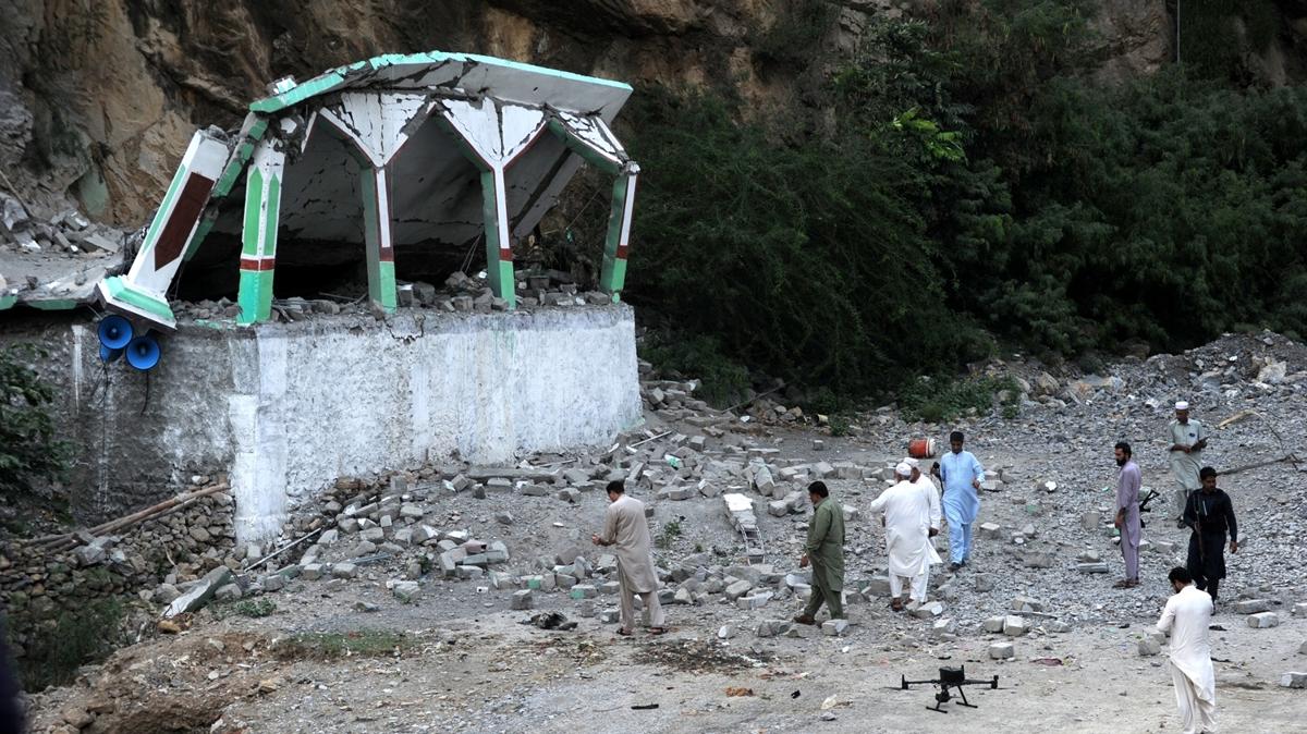 Pakistan'da camiye bombal saldr dzenlendi