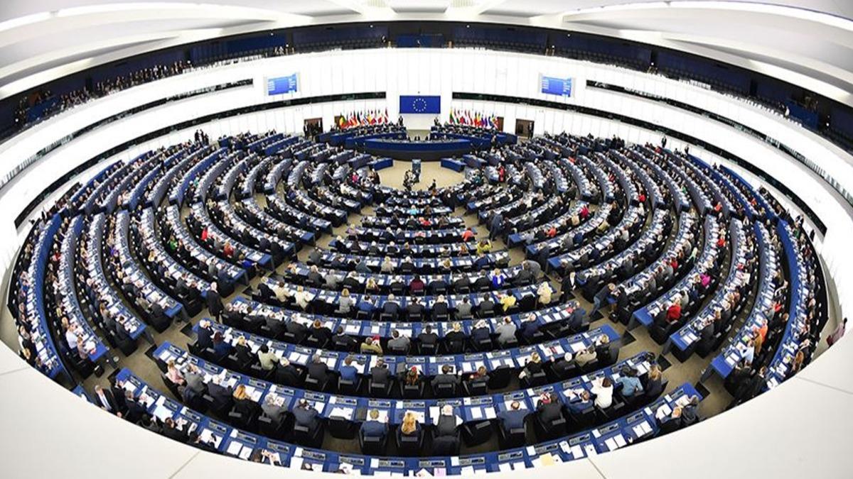 Avrupa Parlamentosu'ndaki milletvekili says 720'ye kacak 