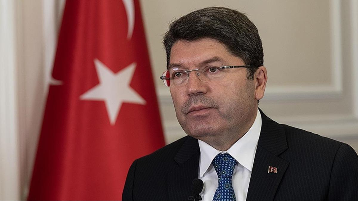 Deprem soruturmalar sryor! Bakan Tun:  Bin 757 pheli hakknda ilem yapld