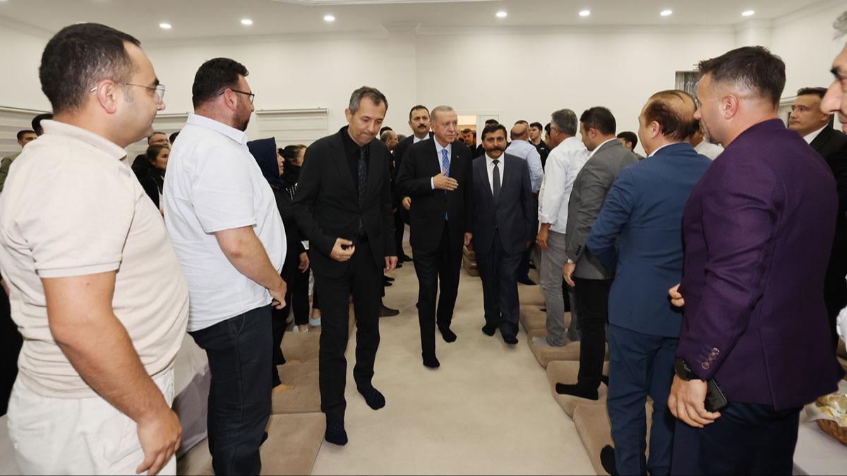 Cumhurbakan Erdoan Cemevi'ni ziyaret etti: Cenabhak kardeliimizi zevalden muhafaza eylesin
