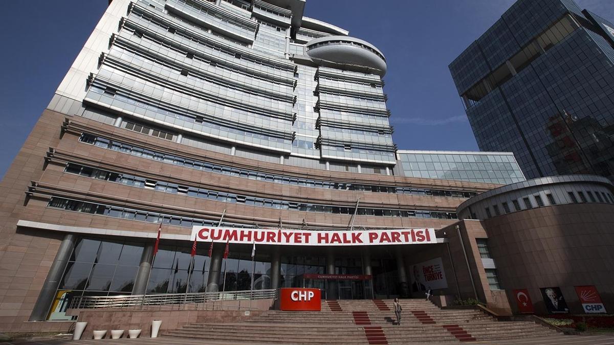 CHP'de kriz byyor! Genel bakanla talip olan isme istifa ars