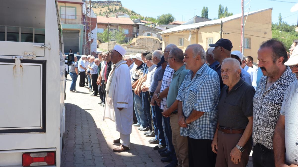 Kayseri'de cenazesi bulunan renci topraa defnedildi